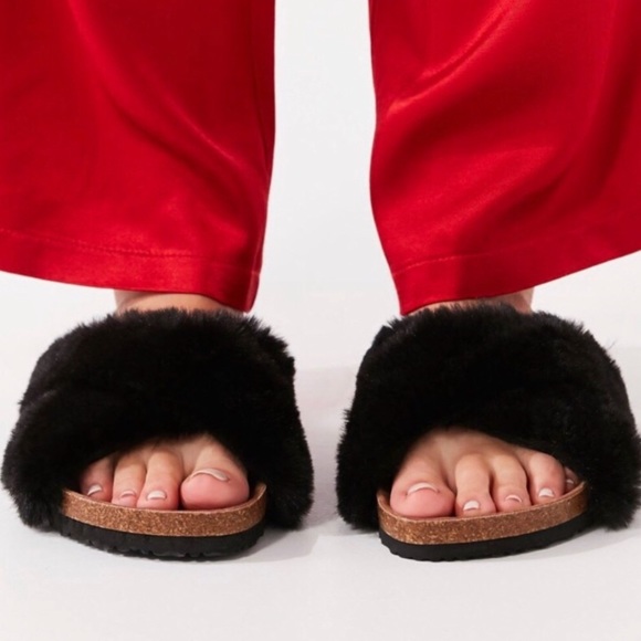 đsoldđurban outfitters faux fur soft bed slipper - Picture 5 of 7